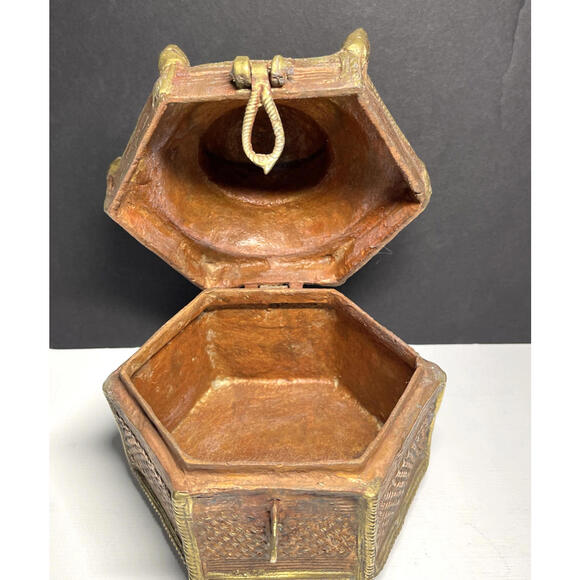 John Richard Collection Heavy Brass Copper Hinged Vessel Made in India - Vintage - Picture 4 of 9